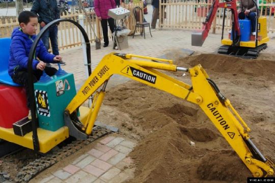點擊查看詳細信息<br>標題：WCS-360型兒童挖掘機 閱讀次數：2133